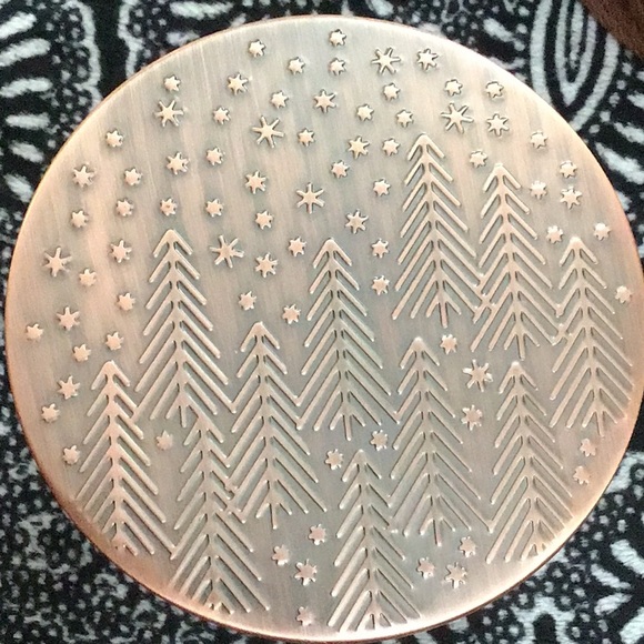 Bath and body works campfire donut candle - Picture 2 of 4